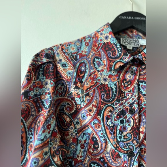 Regina Porter Vintage Floral Button-up Blouse - Picture 3 of 6